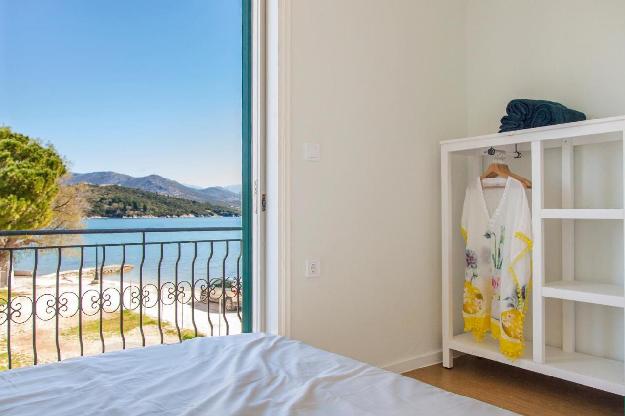 Ligia Waterfront Apartments Esterno foto