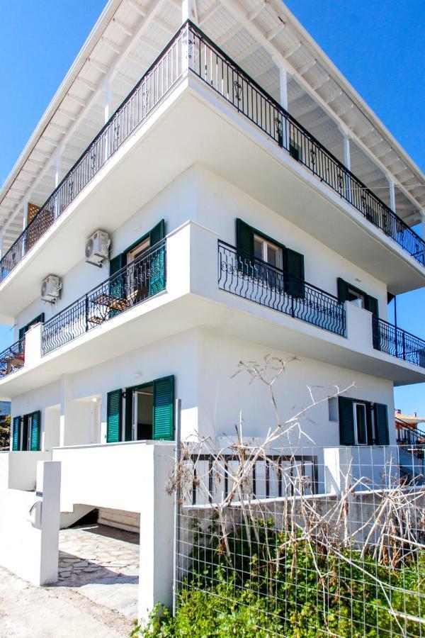 Ligia Waterfront Apartments Esterno foto
