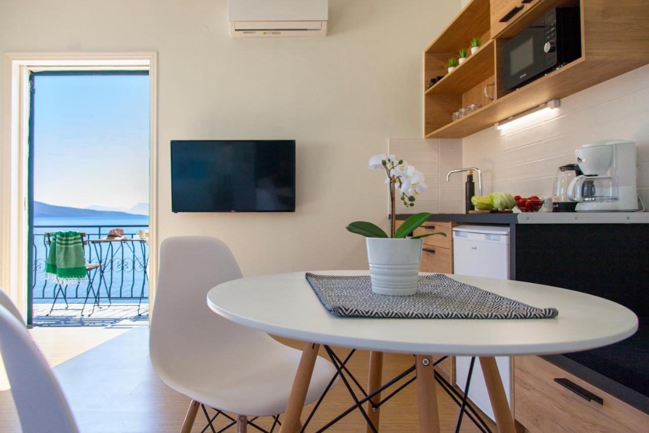 Ligia Waterfront Apartments Esterno foto